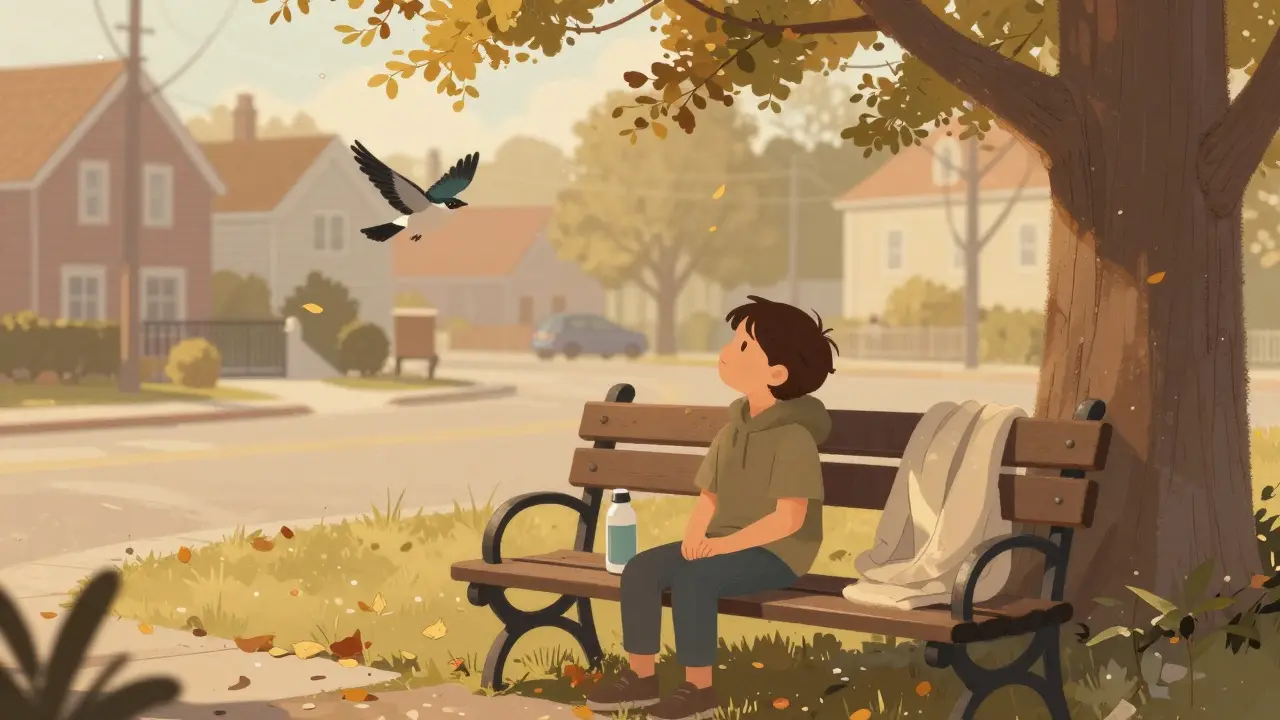 Dítě sedí na lavičce v klidném parku a pozoruje ptáky, klidná obnova po nemoci.
